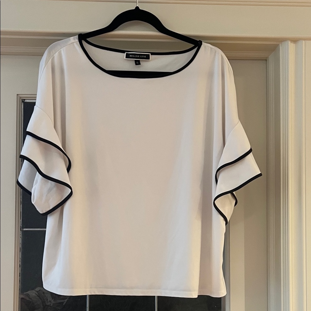 Melanie Lynn White Blouse with Black Detail Size Large